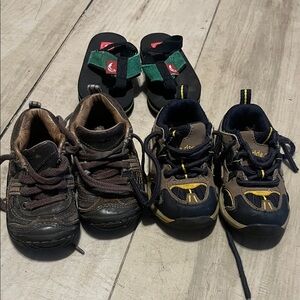 Stride Rite Brown & Navy Kids Sneakers Set with Green Sandals